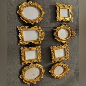 8 Antique style resin frames.